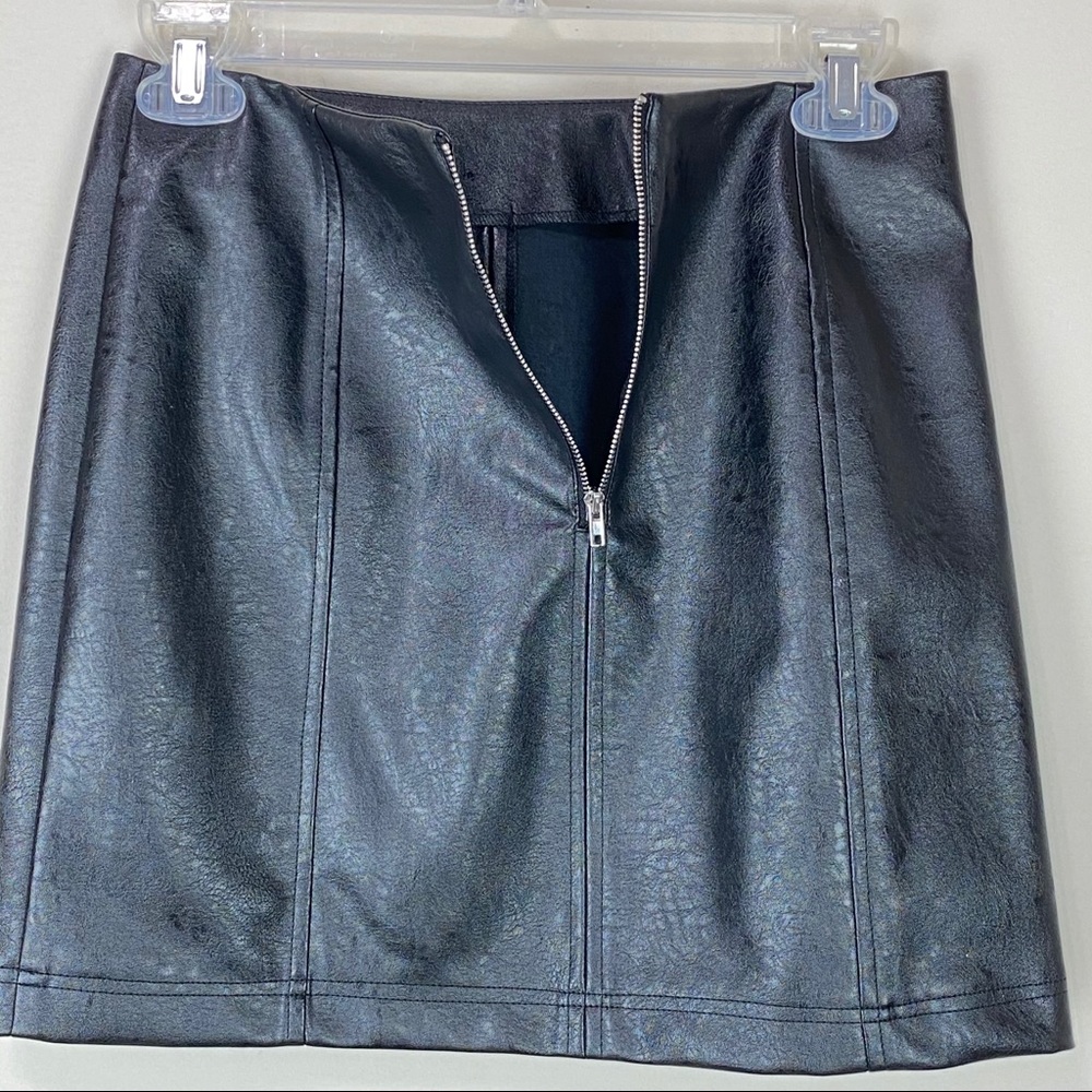 Neiman Marcus Faux leather mini skirt size small - Picture 3 of 8
